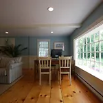 Chatham Seafarer Inn
