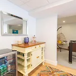 Great Chatham Location Near Beach