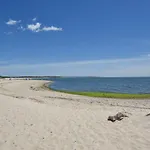 1 Mile From Downtown Chatham Walk To Pier