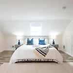Stellar Home With Hot Tub & Movie Room
