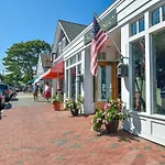 1 Mile From Downtown Chatham Walk To Pier
