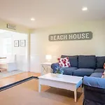 Quintessential Cape Directly On The Cape Cod Rail Dog Friendly