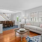388 Main Street Chatham Cape Cod - - The Priscilla House