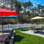 1 Mi To Beach Home With Fire Pit And Bbq In Cape Cod!