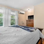 38 Monomoyic Way Chatham - Poppy\'S Place