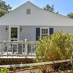 Lovely Home Minutes From Beach In Chatham