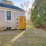 Chatham Home With Spacious Deck 2 Mi To Beaches!