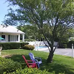Chatham Highlander Village Inn