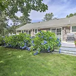 Cape Cod House With Deck And Grill 2 Mi To Beach!