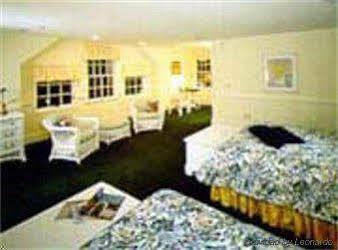 Wayside Hotel