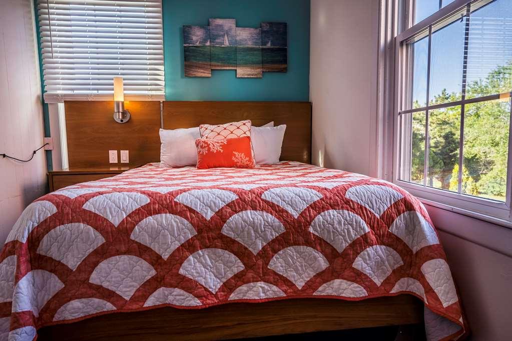Surfside Inn 2*