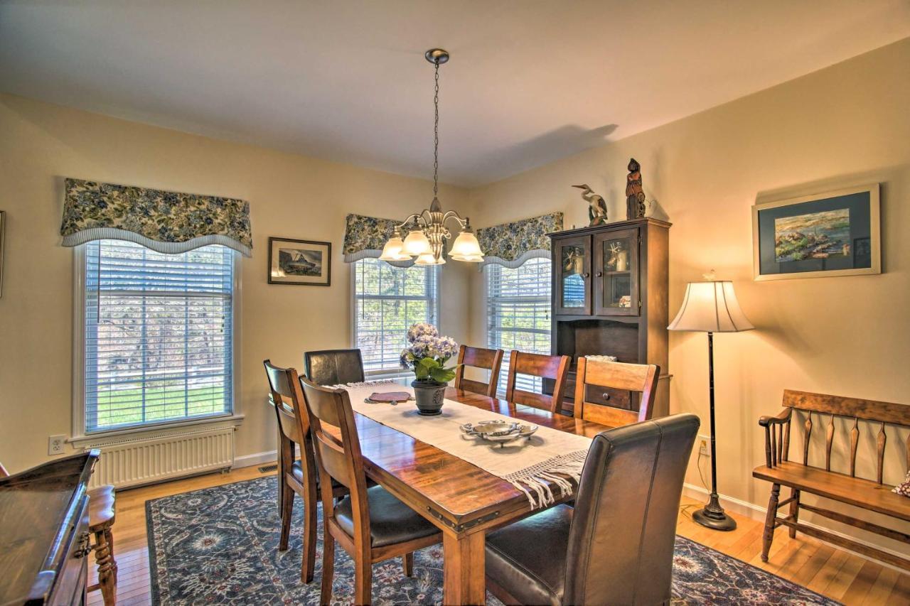 1 Mi To With Fire Pit And Bbq In Cape Cod! Holiday home *