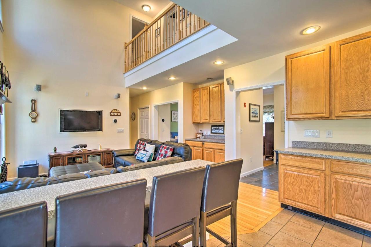 1 Mi To With Fire Pit And Bbq In Cape Cod! *
