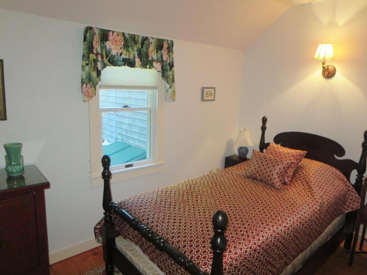 Holiday home 19 Old Cart Way Cape Cod - The Rosa Rugosa