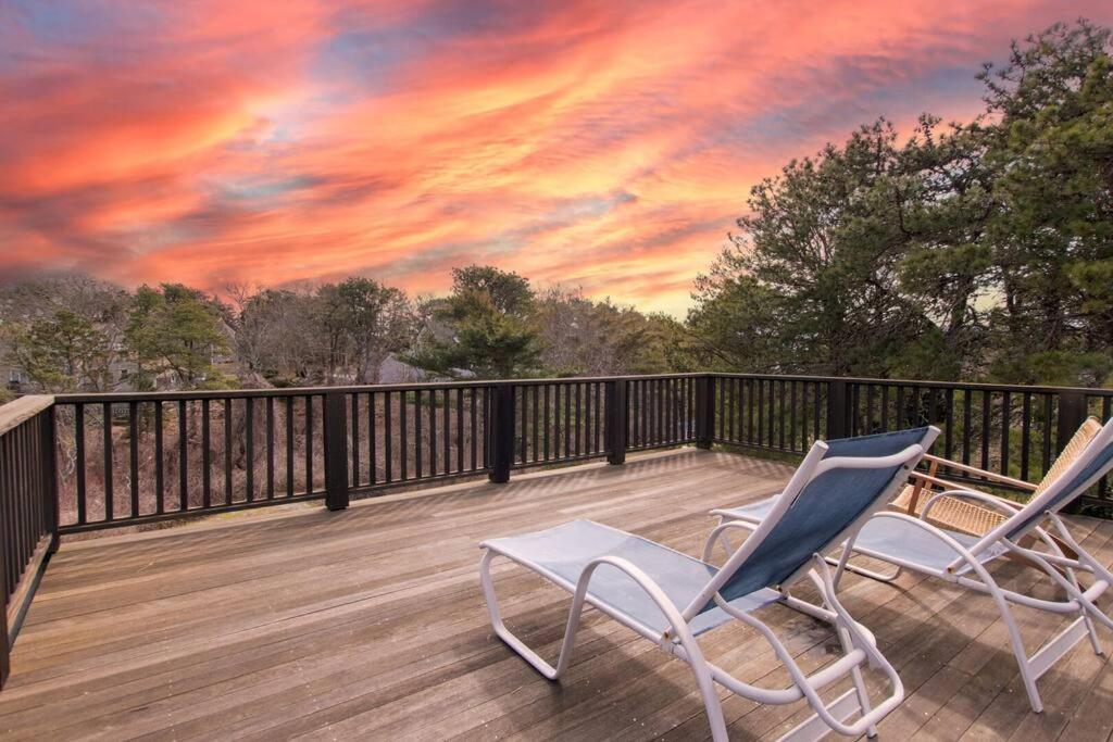 Holiday home Game Rooftop Deck Fire Pit! *
