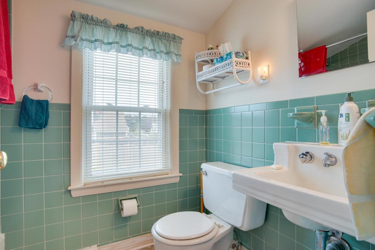 Getaway With Sunroom Walk To Beach! * Chatham