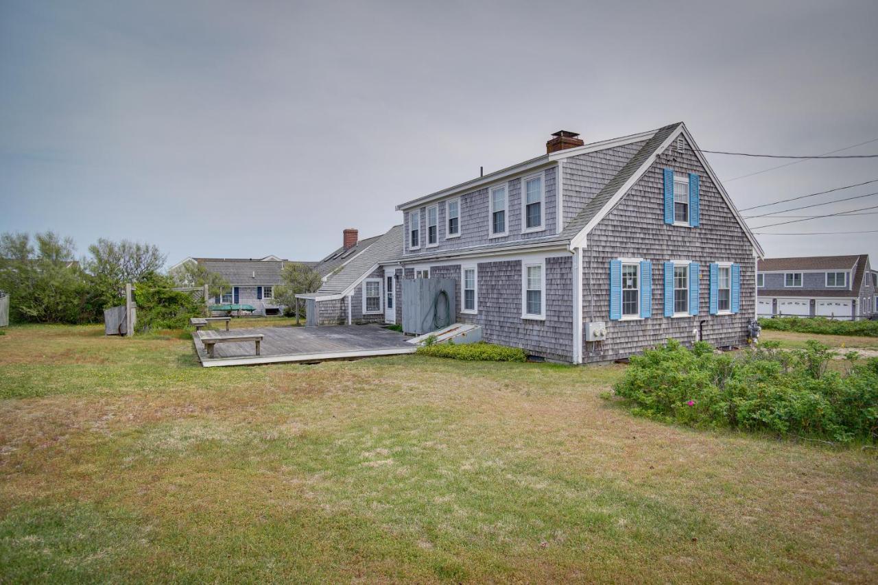 Holiday home Getaway With Sunroom Walk To Beach!