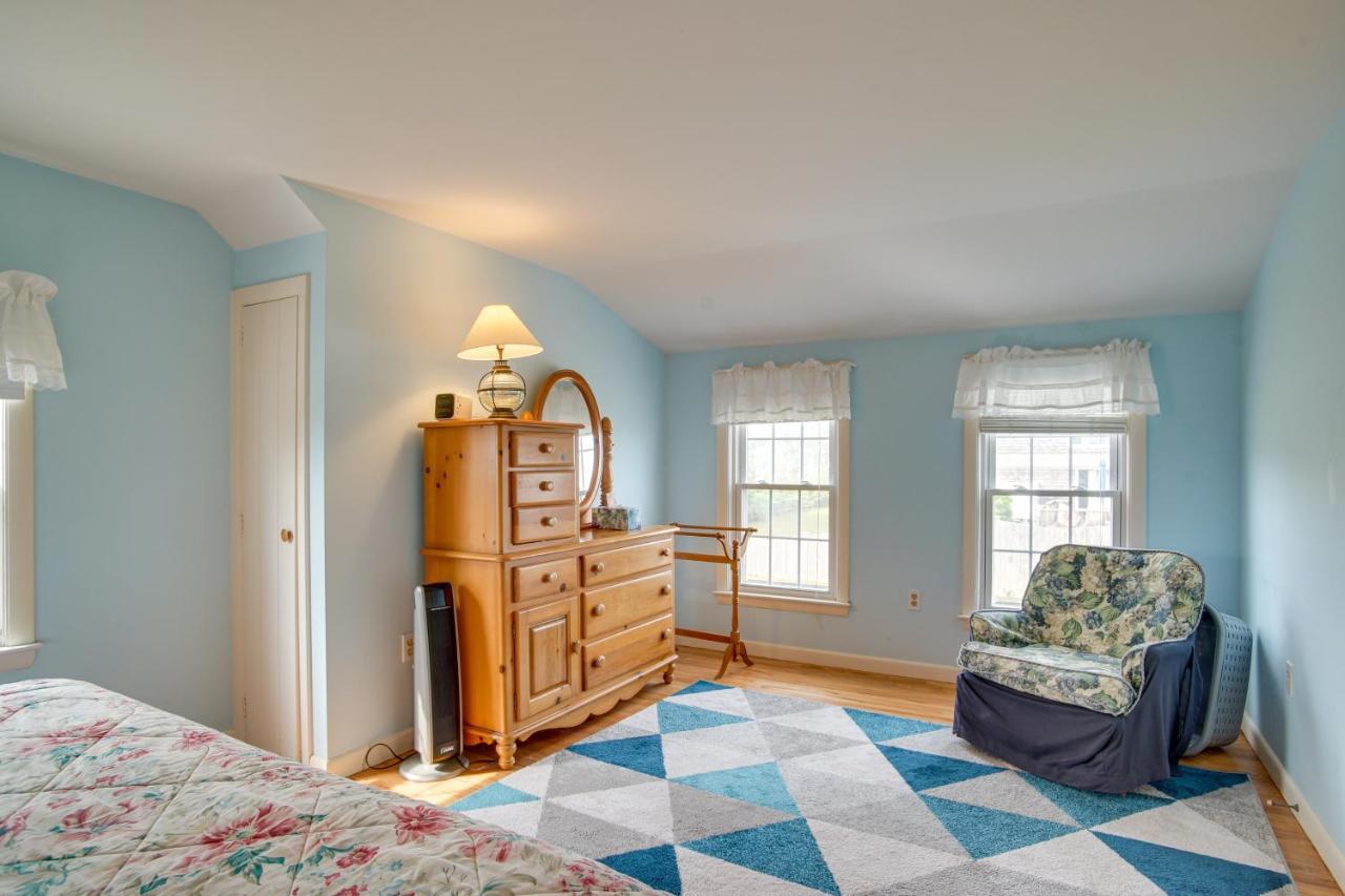Getaway With Sunroom Walk To Beach! Holiday home *