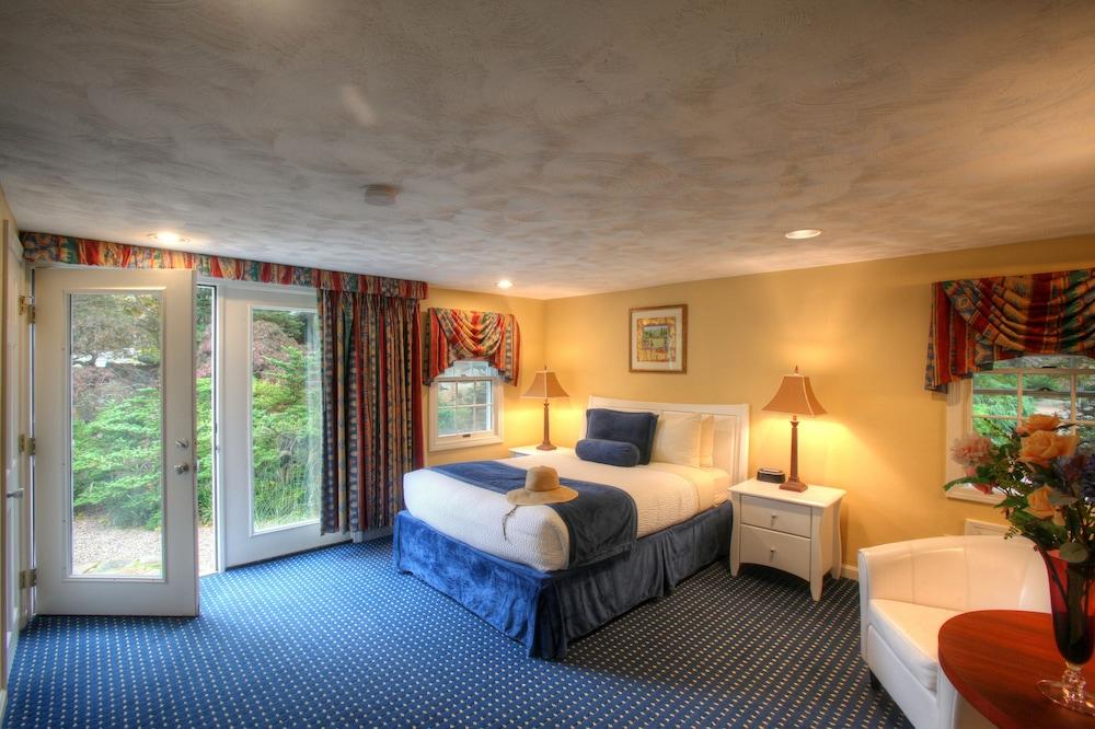 Pleasant Bay Village Hotel 4*