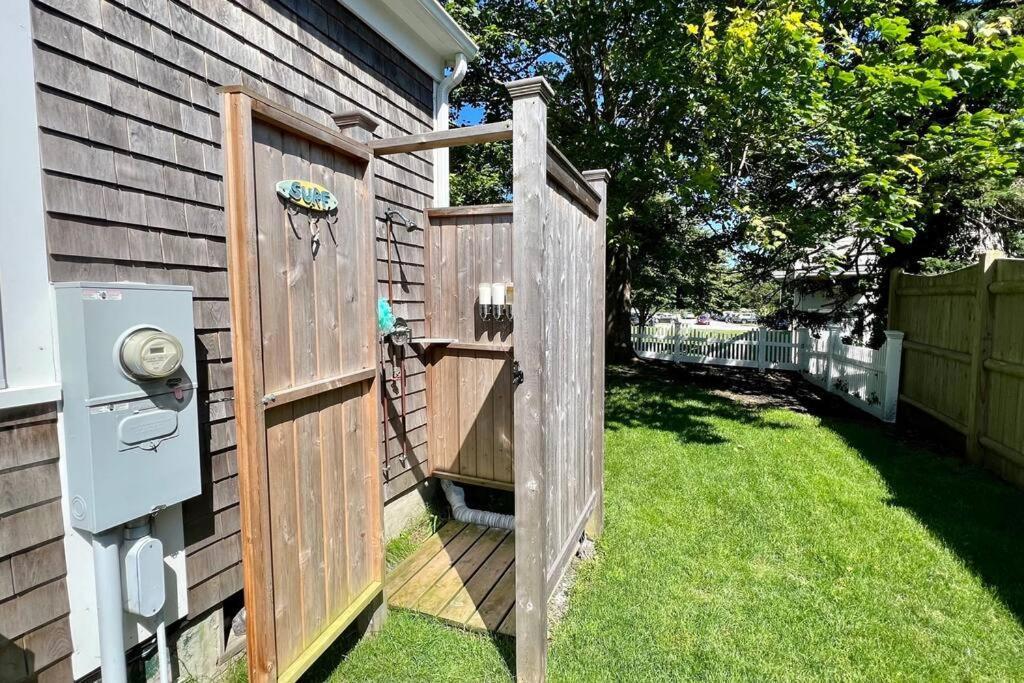 Downtown Walk To Amenities: 4 Bedroom+ Holiday home