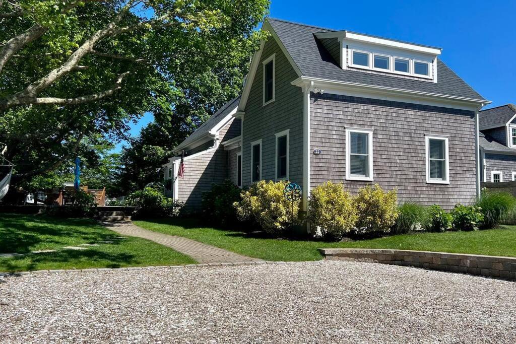 Downtown Walk To Amenities: 4 Bedroom+ *