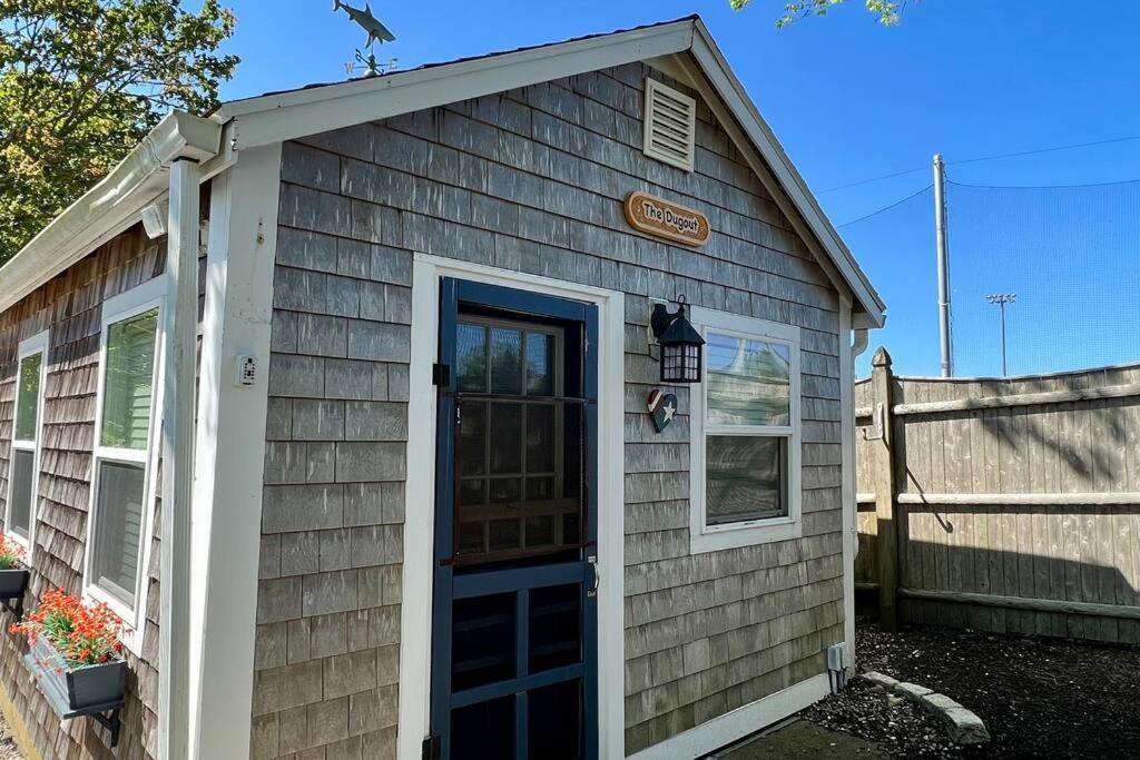 Downtown Walk To Amenities: 4 Bedroom+ *
