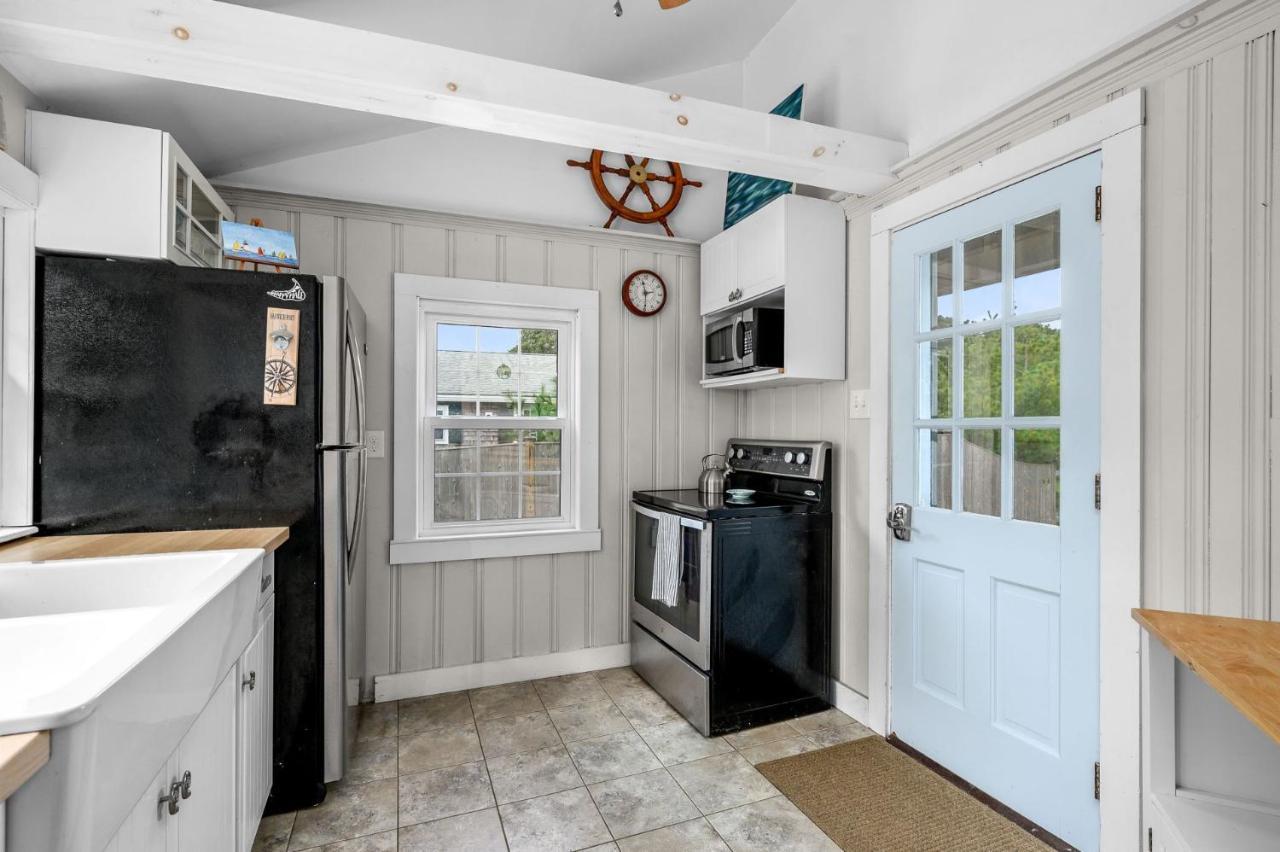 135 Pine Knoll Ave Cape Cod Sarah N Dipity *
