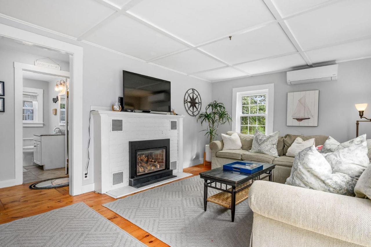 135 Pine Knoll Ave Cape Cod Sarah N Dipity *