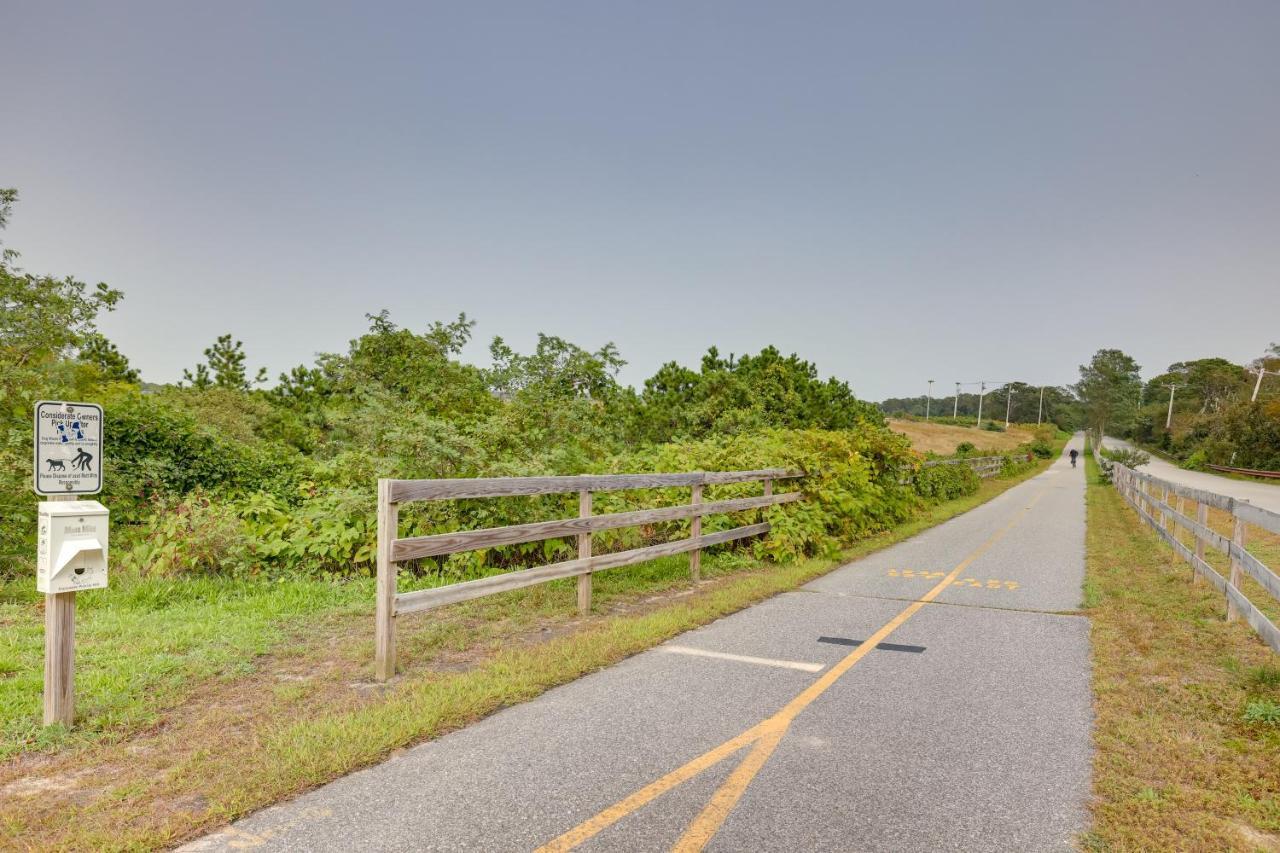 Cape Cod Near Bike Trail, 1 Mile To Beach! Holiday home Chatham