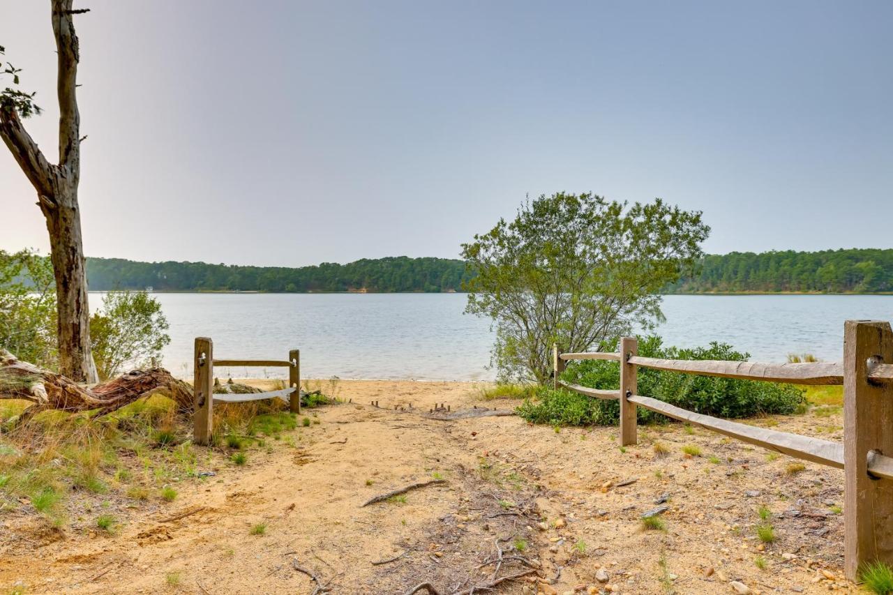 Cape Cod Near Bike Trail, 1 Mile To Beach! Holiday home