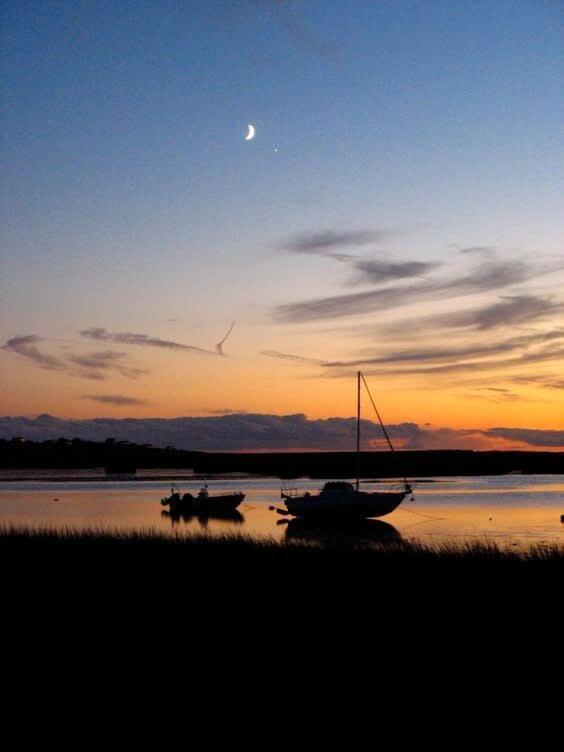 16612 - Stunning With Wraparound Deck Views Of Bucks Creek And Nantucket Sound Holiday home