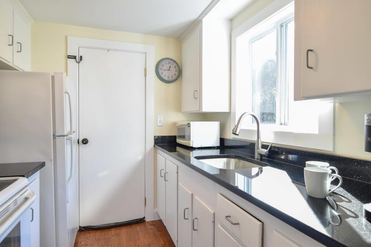 Pristine Multi-family W Barn Game * Chatham