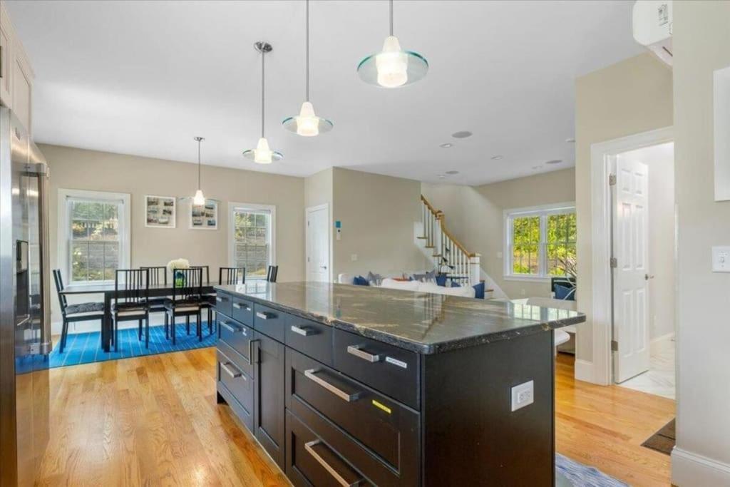 Holiday home Sandcastle~outdoor Kitchen, Game & More! Chatham