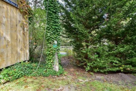 Holiday home Bring Your Pups To Direct Access To The Cape Cod Rail Trail Chatham