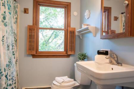 Holiday home Bring Your Pups To Direct Access To The Cape Cod Rail Trail Chatham