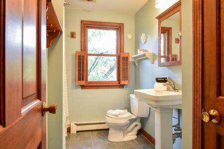 Holiday home Bring Your Pups To Direct Access To The Cape Cod Rail Trail *