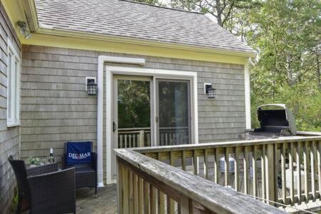 Holiday home Bring Your Pups To Direct Access To The Cape Cod Rail Trail Chatham