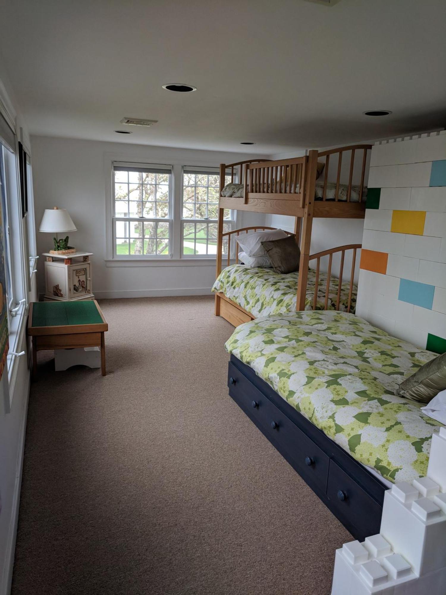 Holiday home Family Retreat:tennis,water Views&access!