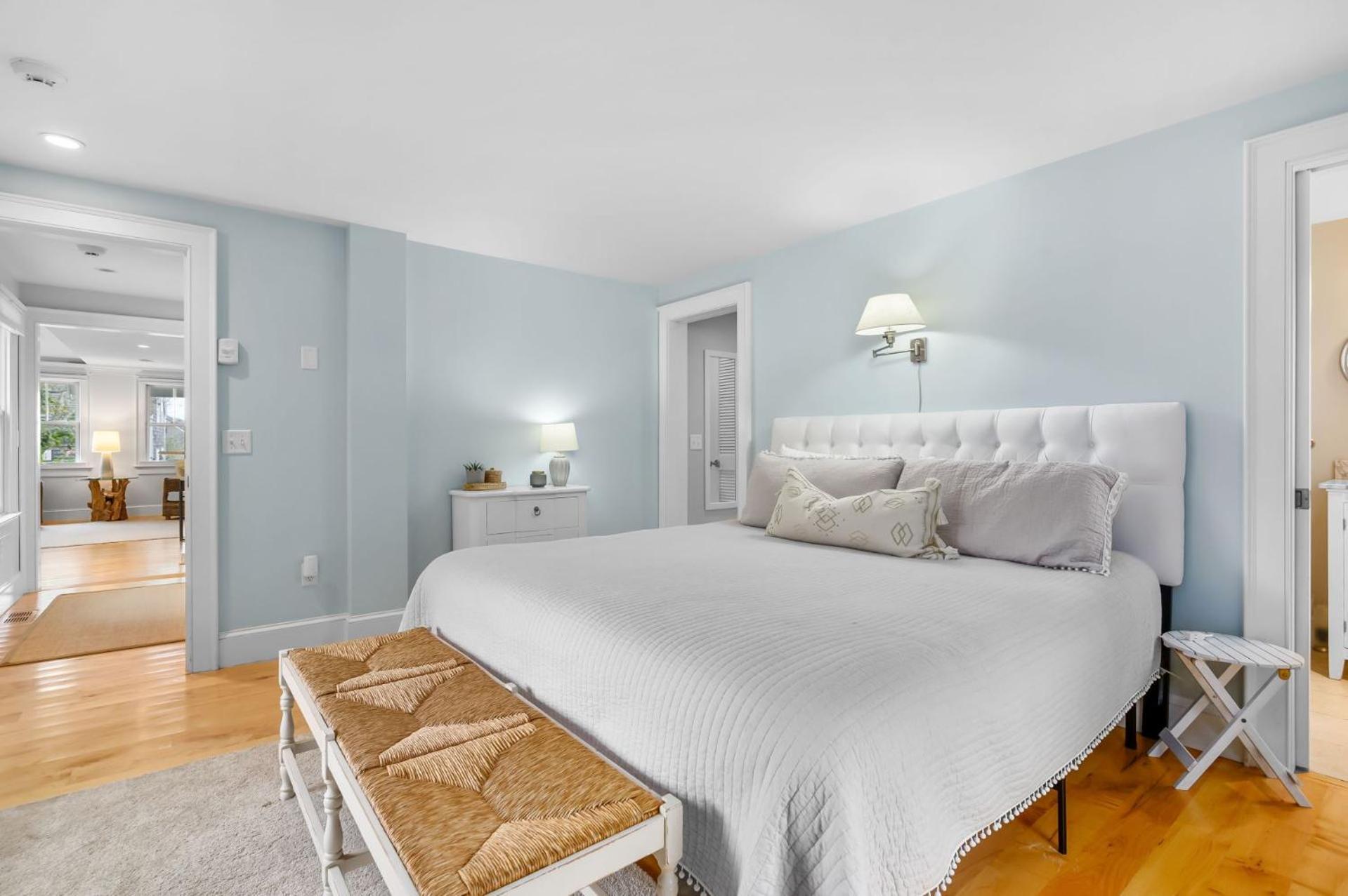 201 Main Street Cape Cod - - Sandpiper *