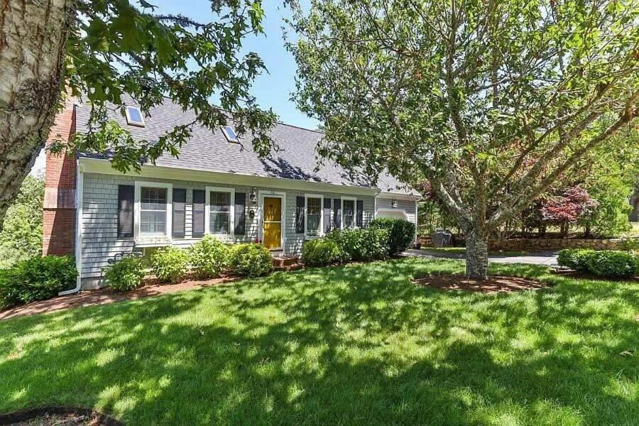 Charming Abode With Sunroom *