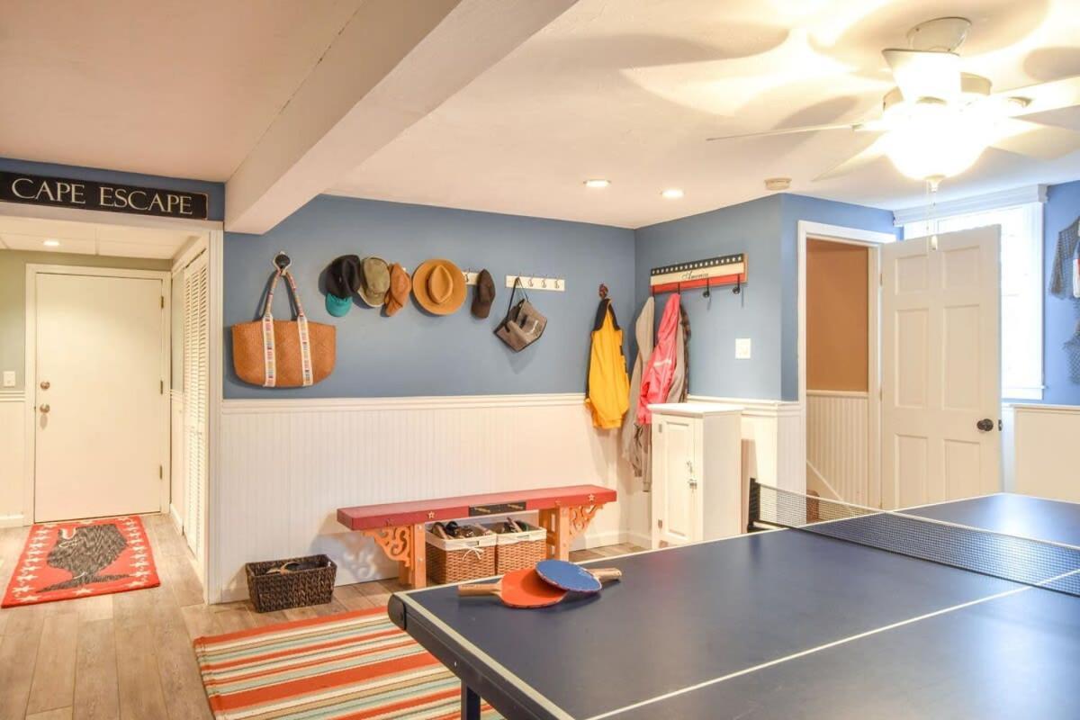 Spacious W Large Outdoor Area Fire Pit Chatham
