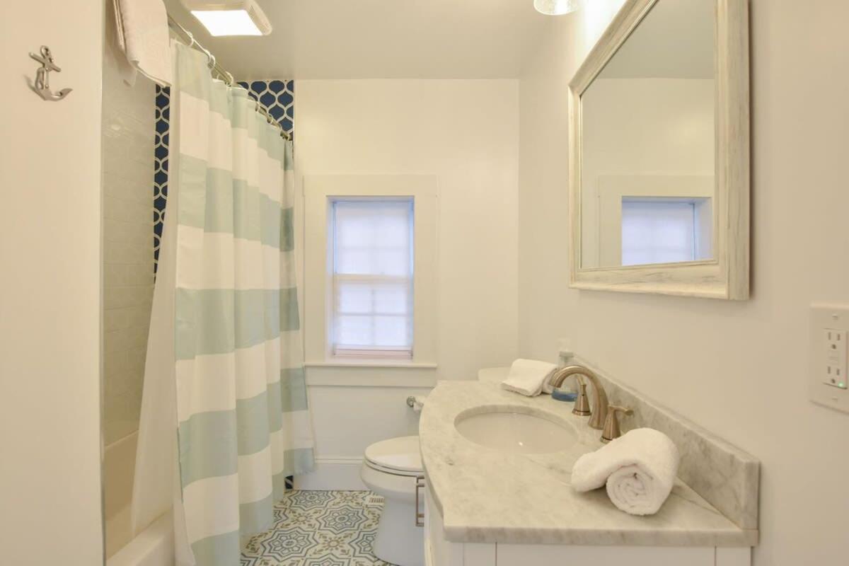 Centrally Located W Patio Fire Pit Holiday home Chatham