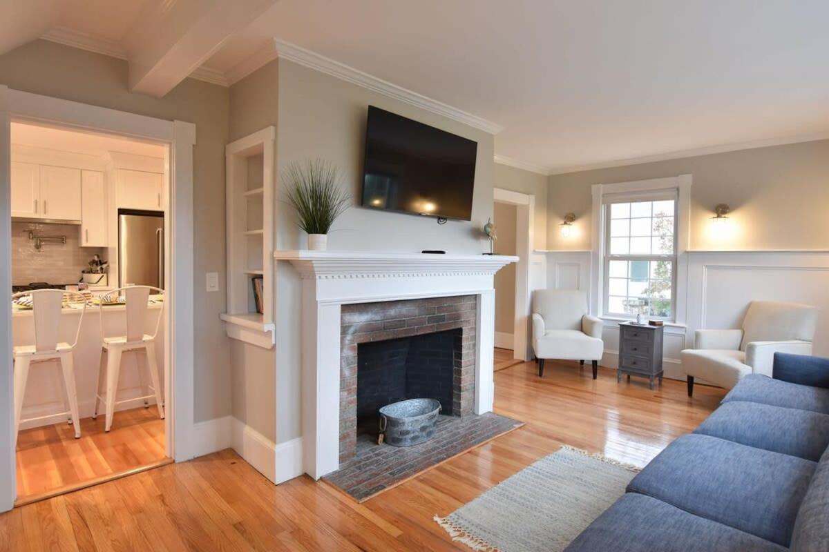 Centrally Located W Patio Fire Pit *