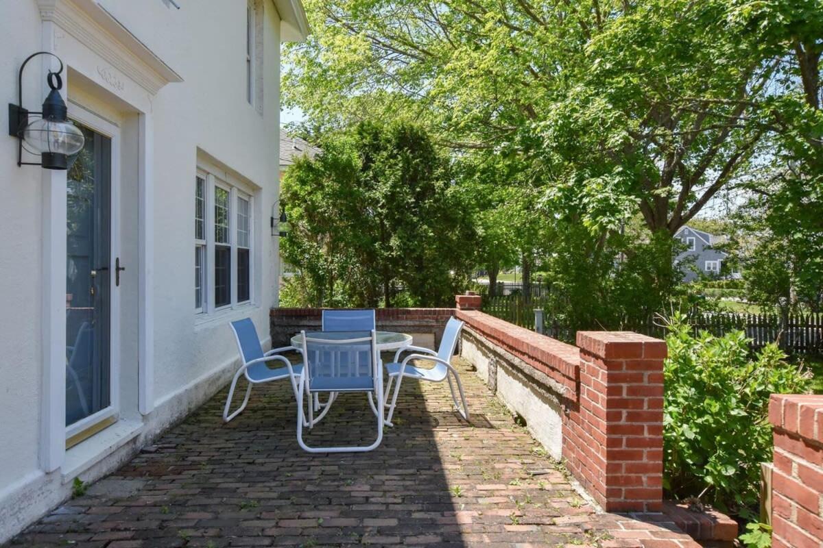 Centrally Located W Patio Fire Pit *