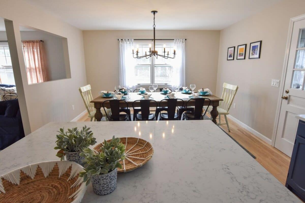 Perfect For Group W Kids & Dogs W Hot Tub Chatham