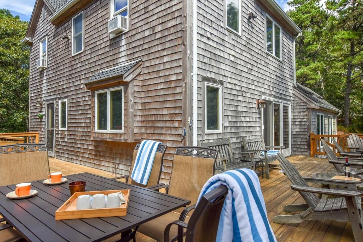 Amazing Location Lakefront Waterside Deck Chatham