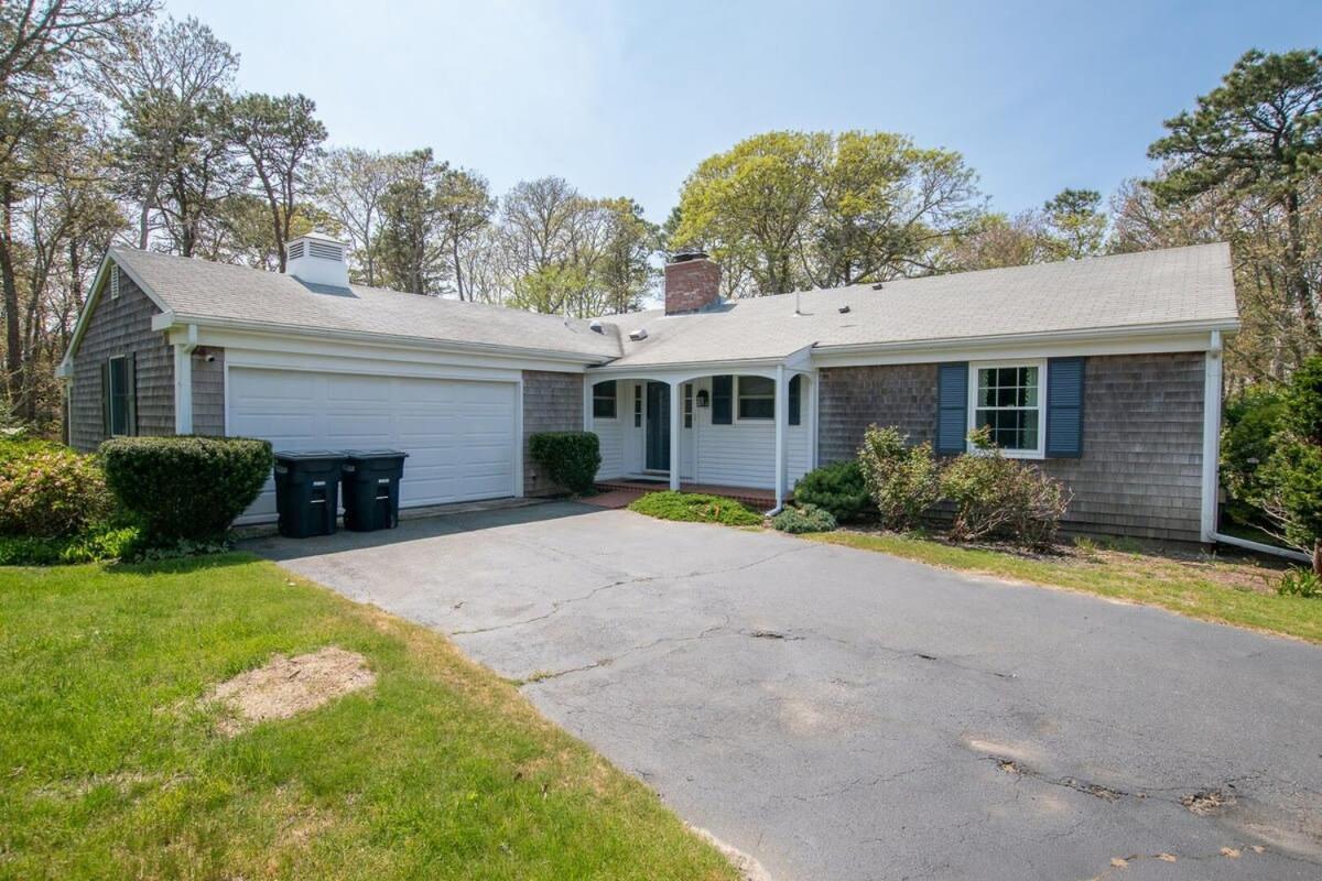 Gorgeous With Game Dog Welcome Holiday home Chatham
