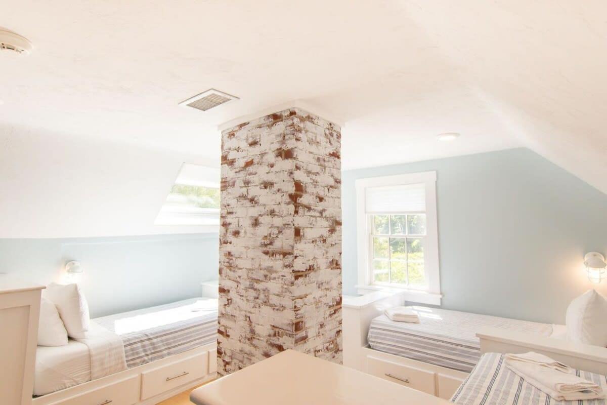 Walk To Ryder Cove Wet Bar & Hot Tub * Chatham
