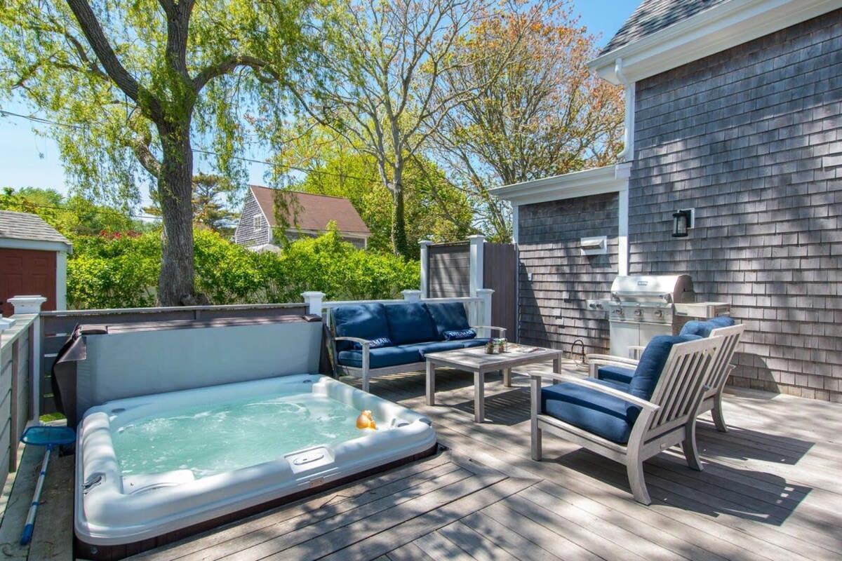 Walk To Ryder Cove Wet Bar & Hot Tub Holiday home *