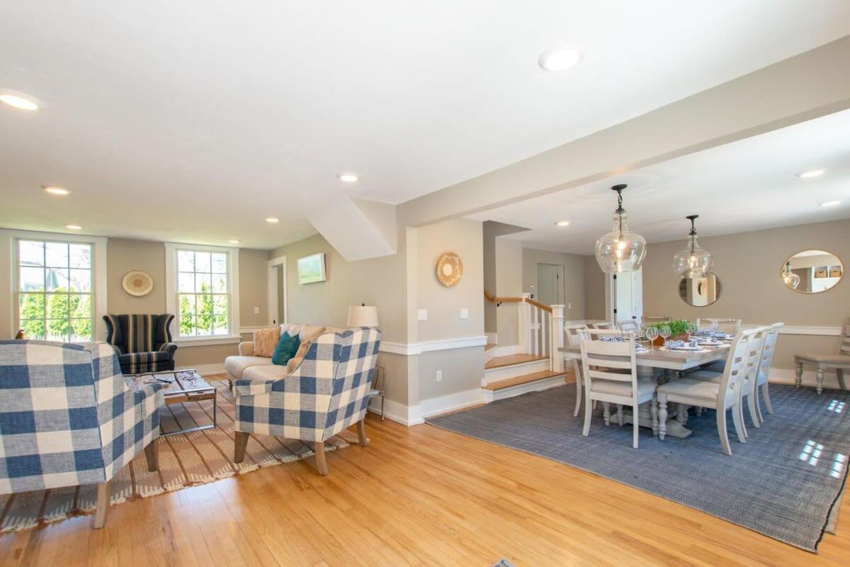 Walk To Ryder Cove Wet Bar & Hot Tub Holiday home *